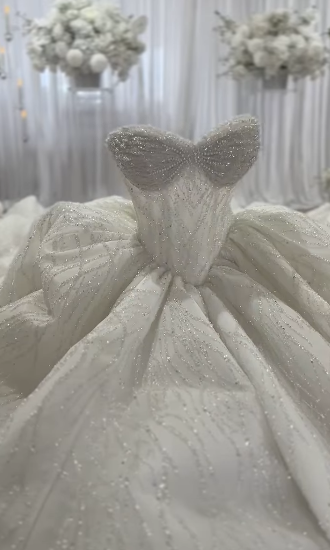 Shiny Ball Gown Sweetheart Sequins White Fitted Wedding Dress Styles Long Brides Gown Wedding Dresses Ideas DH2877