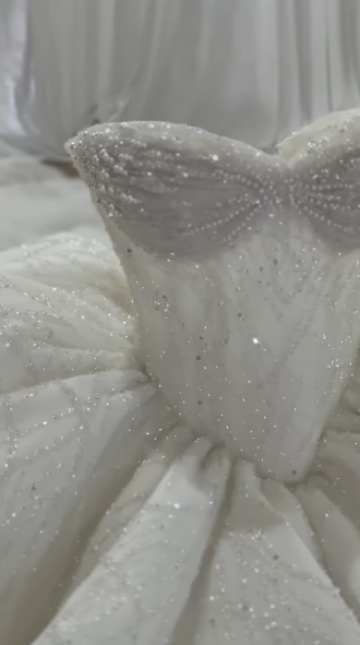 Shiny Ball Gown Sweetheart Sequins White Fitted Wedding Dress Styles Long Brides Gown Wedding Dresses Ideas DH2877