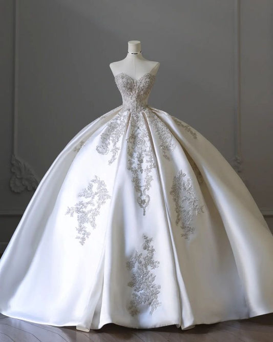 Shiny Ball Gown Sweetheart Lace Sequins White Fitted Wedding Dress Styles Long Brides Gown Wedding Dresses Ideas DH2882