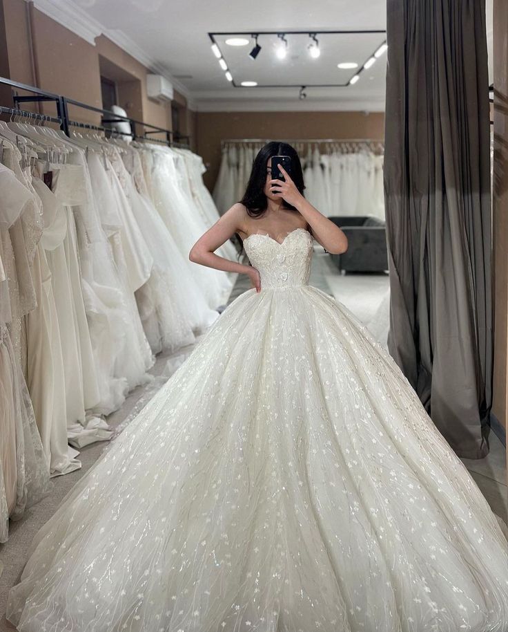 Modest Ball Gown Sweetheart Lace White Fitted Wedding Dress Styles Long Bride Gown Wedding Dresses Ideas DH2888
