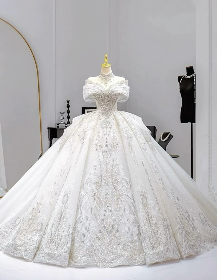 Modest Ball Gown Off The Shoulder Short Sleeves Fitted Tulle Corset Wedding Dress Long Bridal Gown Wedding Dresses DH2909