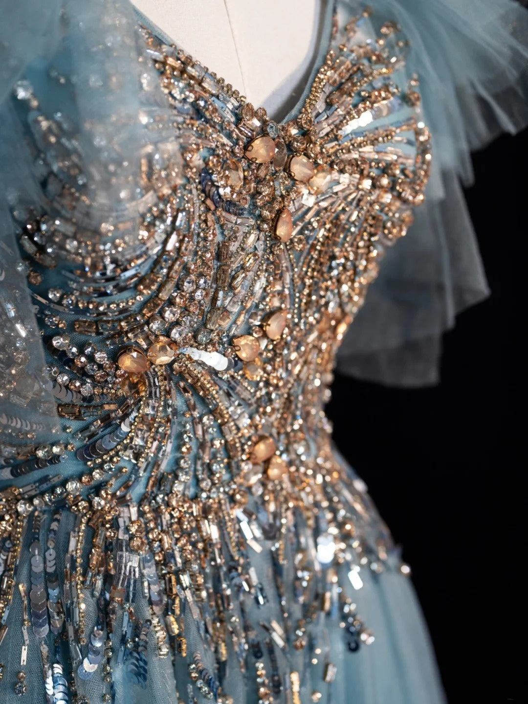 Sparkly Ball Gown V Neckline Blue Tulle Beaded Bodice Long Prom Dress Evening Outfits Formal Dress N546