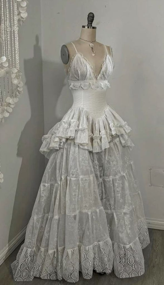 Princess Wedding Dress Ball Gown Spaghetti Straps White Lace With Ruffles Floor Length Bridal Gown RC1395