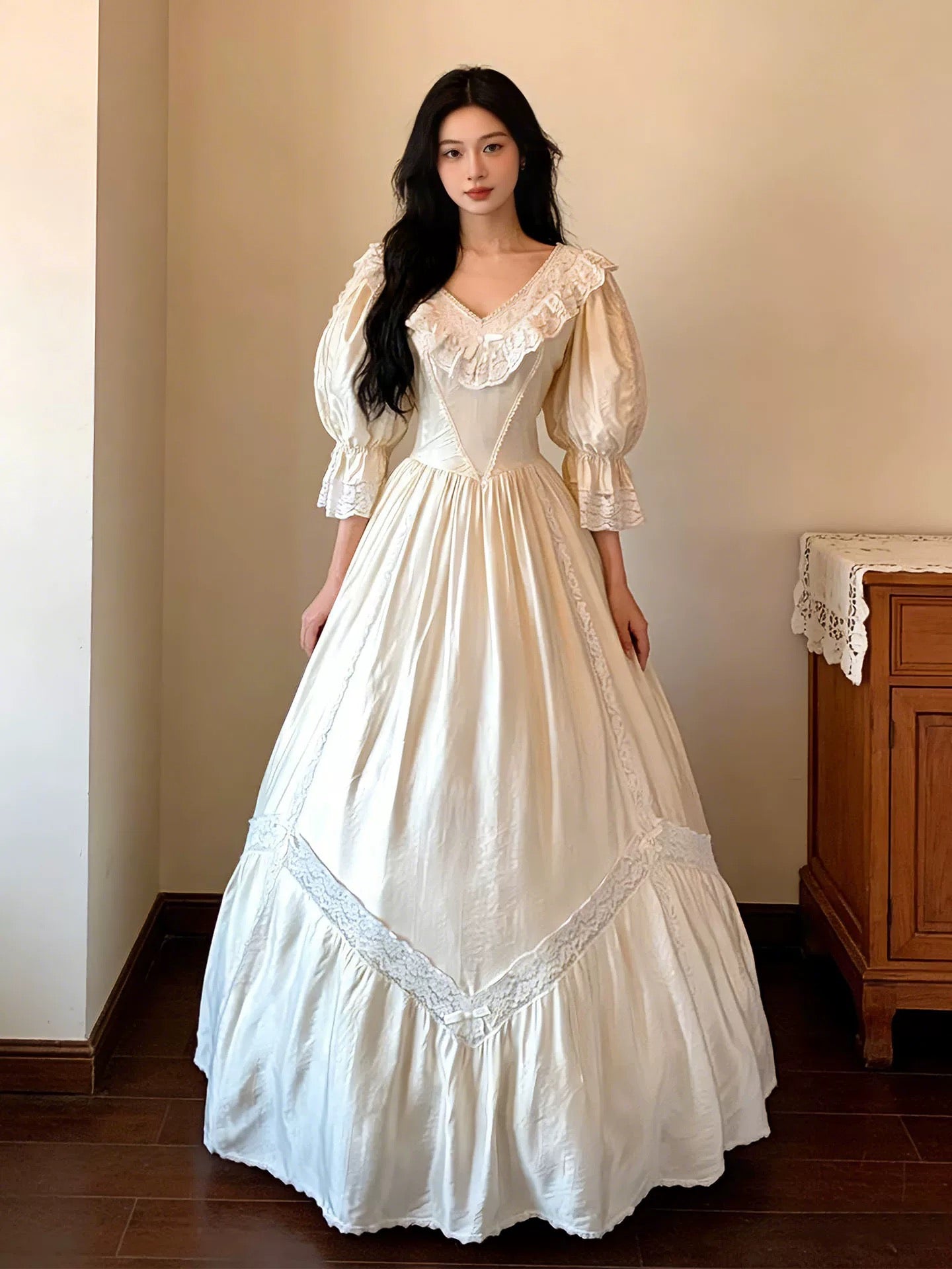 Timeless Wedding Dresses Ball Gowns V Neck Long Sleeves Lace Summer Wedding Dress N4275
