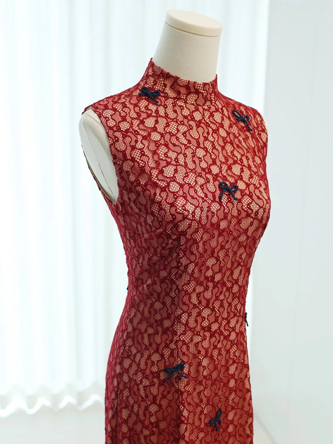 Stunning Sheath High Neck Burgundy Lace Long Prom Dresses For Women N4278
