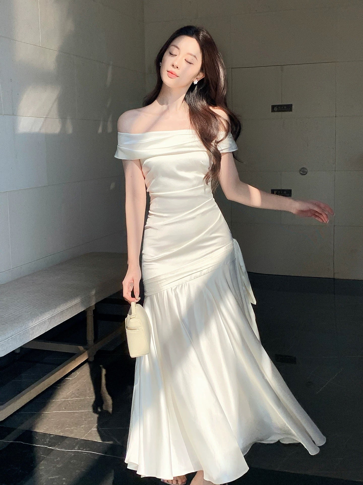 Simple Mermaid Off The Shoulder White Satin Pleated Inspiration Long Wedding Party Guest Dresses N2093