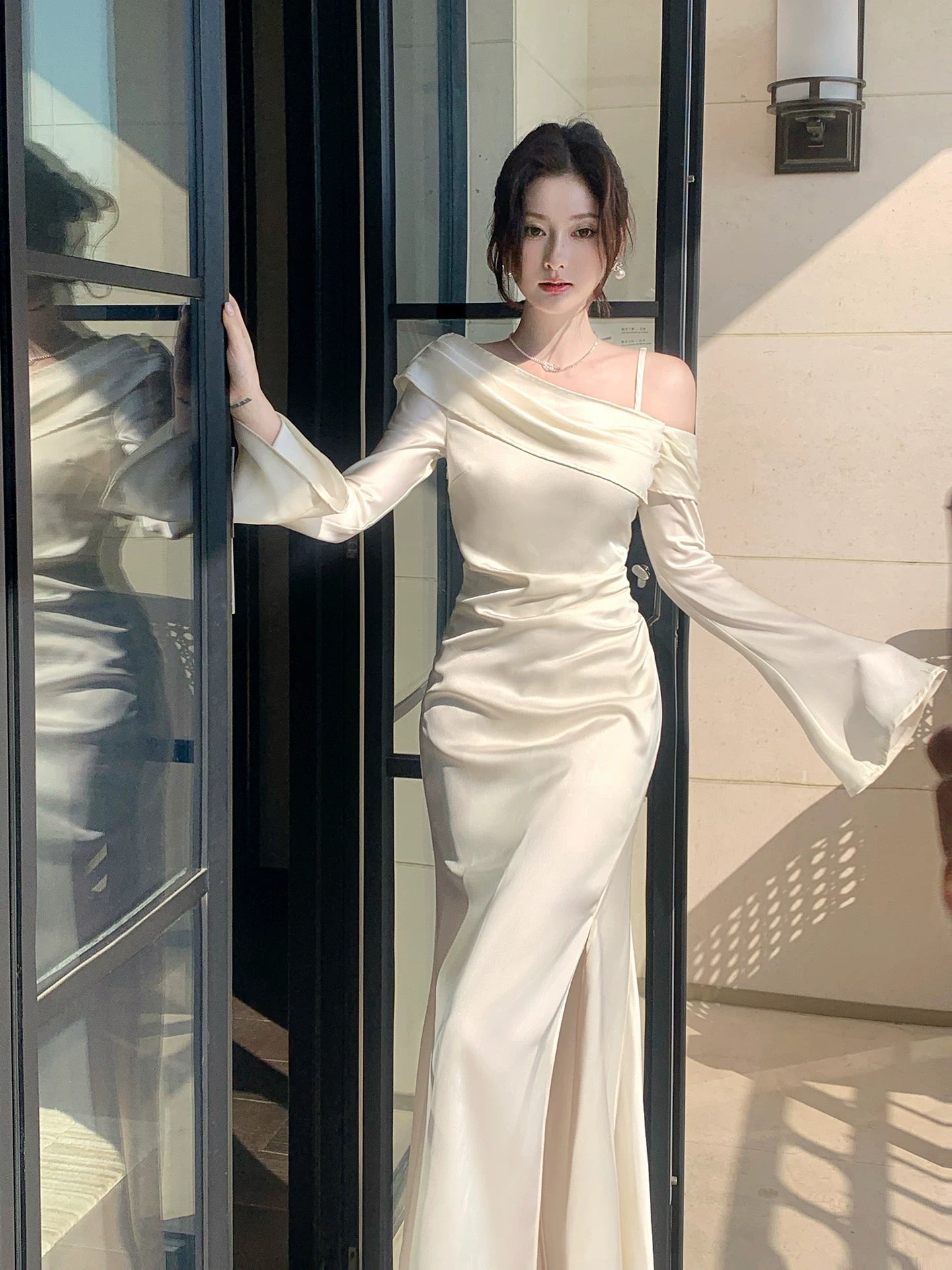 Simple Mermaid Off The Shoulder Long Sleeves Satin White Inspiration Wedding Party Guest Dresses N2181