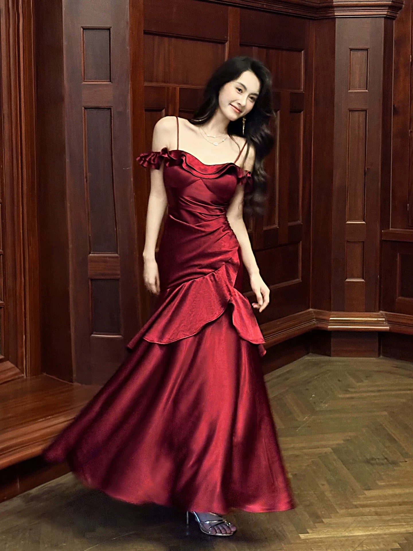 Timeless Mermaid Spaghetti Strap Burgundy Date Night Outfit With Ruffled Outdoor Semi Formal Garden Beach Wedding Guest Dresses RB5016