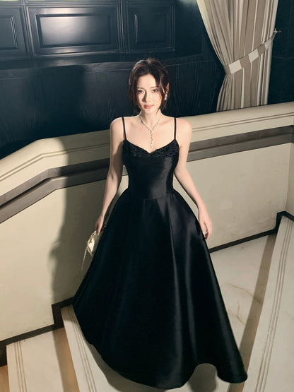 Elegant A line Spaghetti Strap Black Tie Dress Satin Full-hem Maxi Semi Formal Garden Date Night Outfit Wedding Guest Dresses RB5021