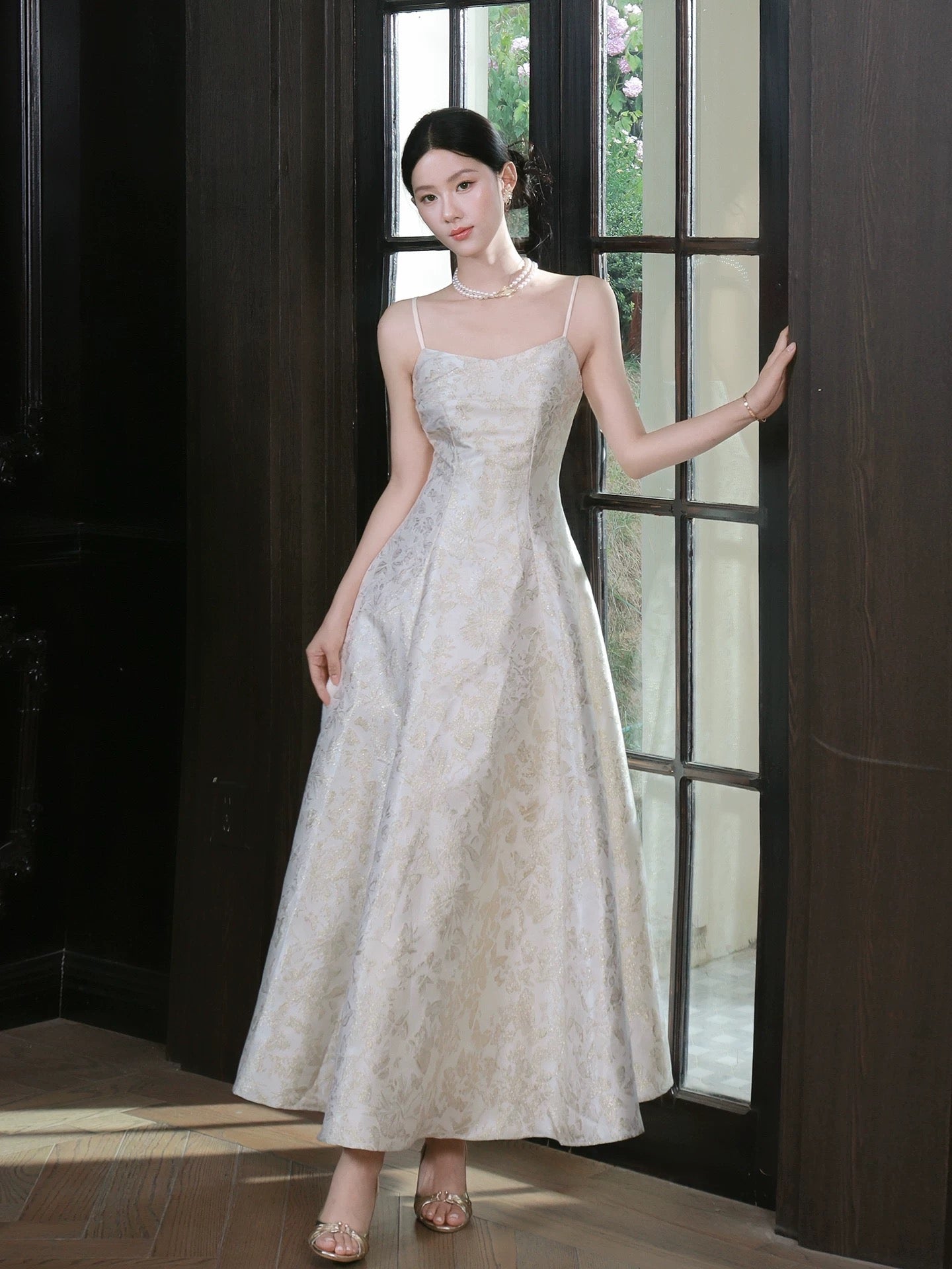 Modest A Line Spaghetti Strap Satin Lace Sleeveless Outdoor Semi Formal Summer Garden Beach Event Outfits Wedding Guest Dresses RB4983
