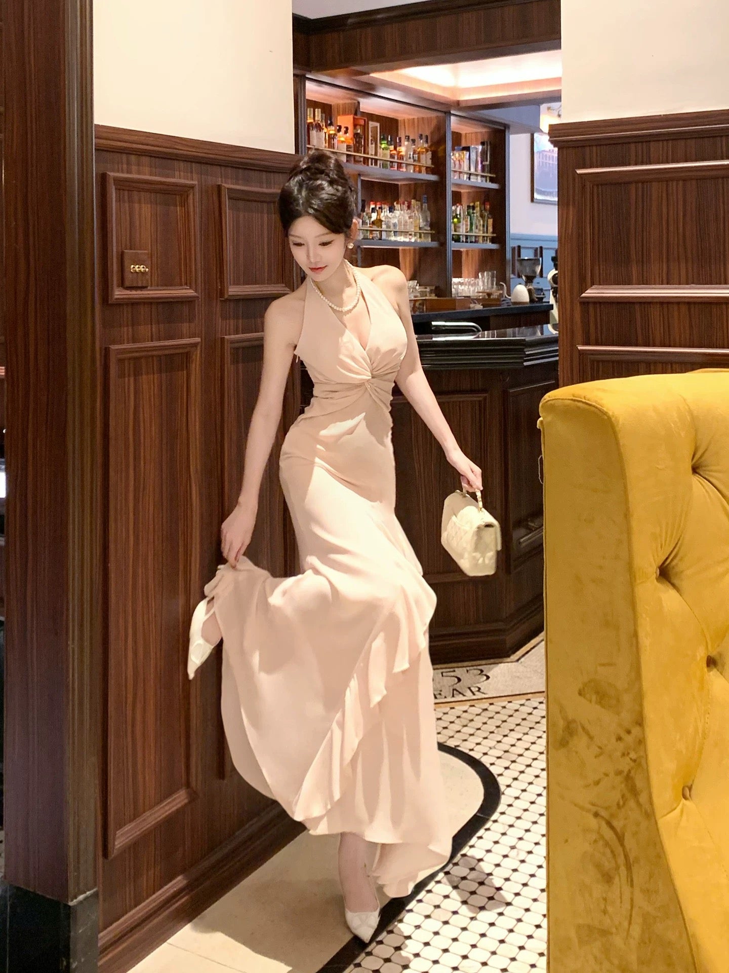 Modest Mermaid Halter Pink Chiffon Sleeveless Outdoor Semi Formal Summer Garden Beach Event Outfits Wedding Guest Dresses RB4986