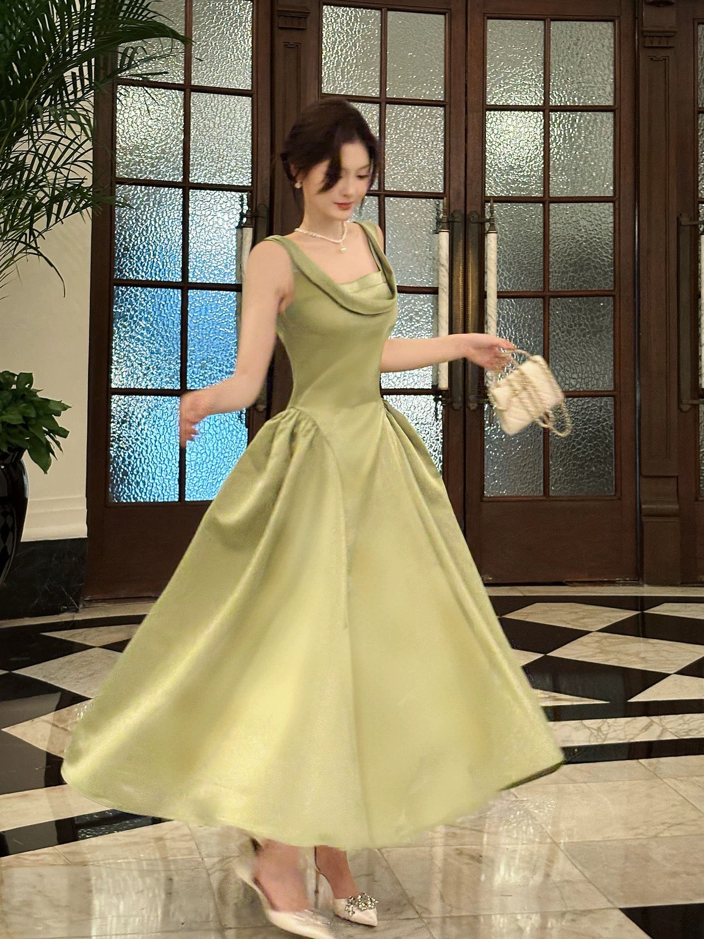 Elegant A line Square Neck Green Satin Full-hem Maxi Dress Semi Formal Garden Event Outfits Wedding Guest Dresses RB5008