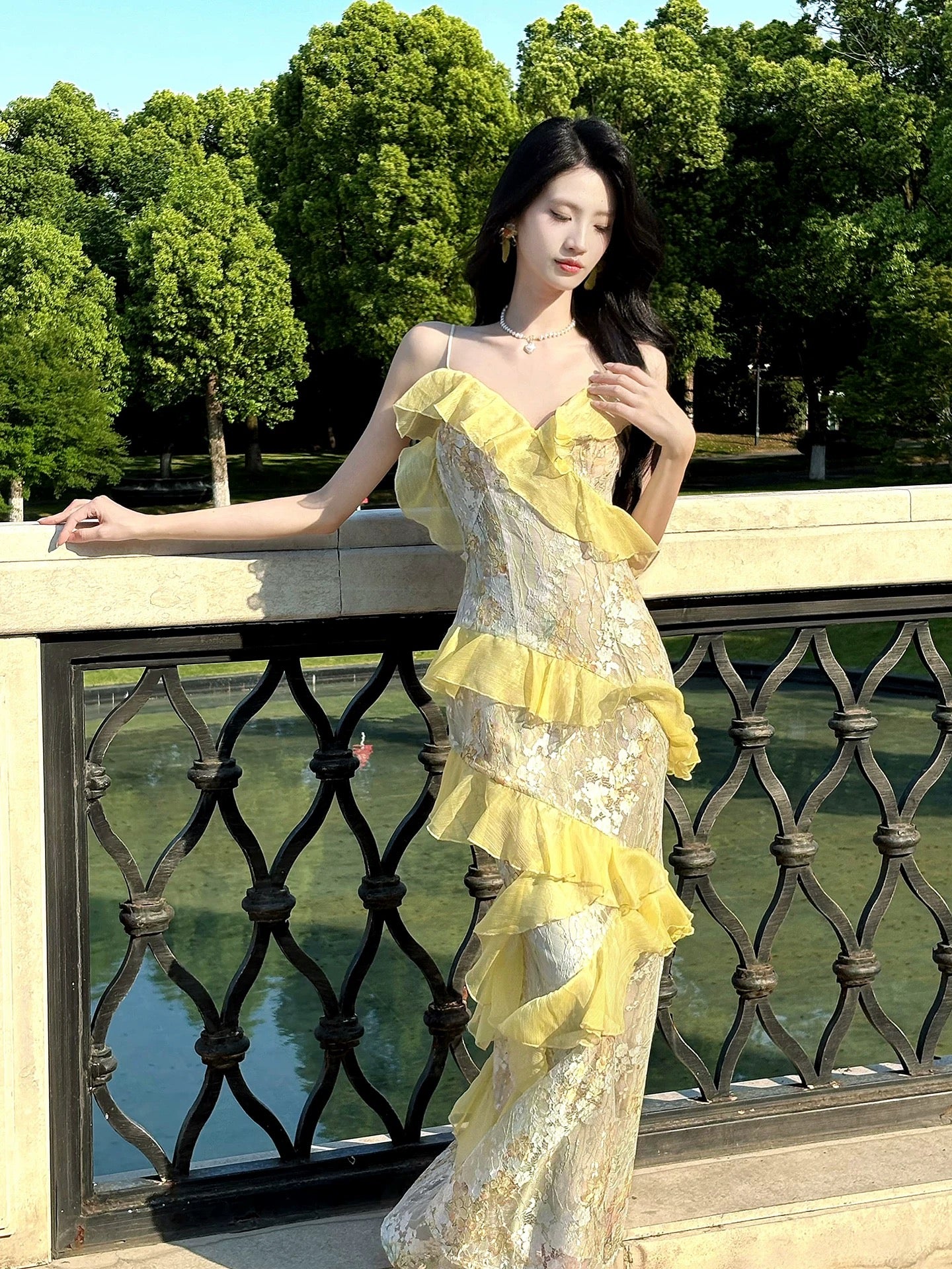 Timeless Mermaid Spaghetti Strap Yellow Lace With Ruffled Chiffon Outdoor Semi Formal Summer Garden Beach Event Outfits Wedding Guest Dresses RB5010