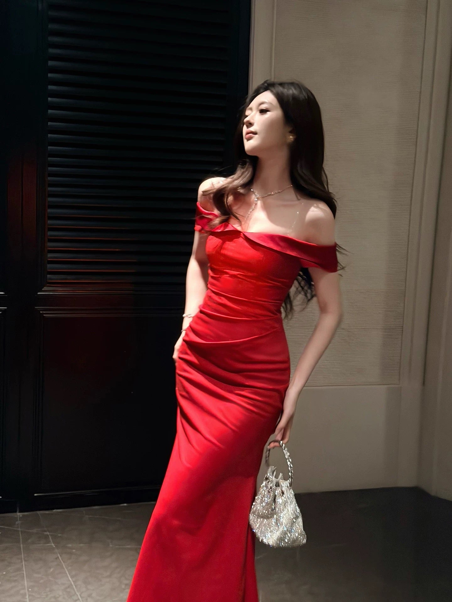 Artistic Mermaid Off The Shoulder Red With Cap Sleeves Satin Red Outdoor Semi Formal Summer Garden Beach Event Outfits Wedding Guest Dresses RB5013