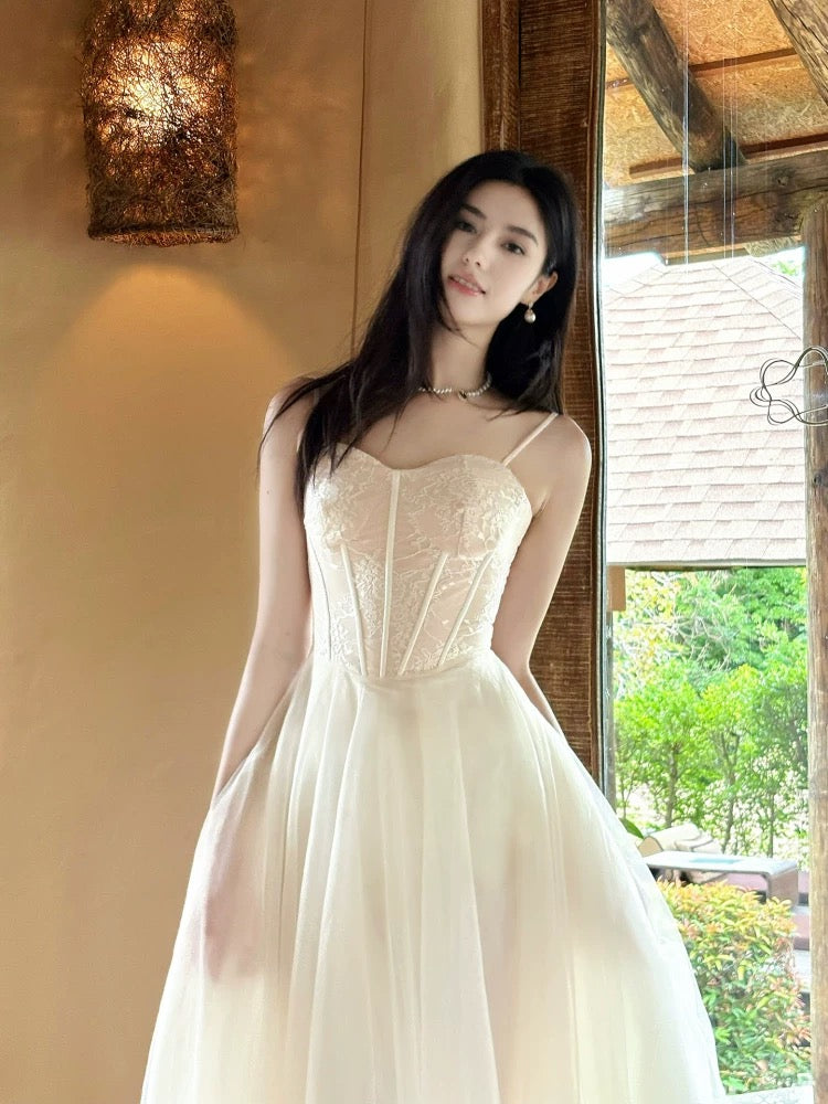 Pretty A line Spaghetti Strap White Tulle Lace Full-hem Maxi Semi Formal Garden Date Night Outfit Wedding Guest Dresses RB5080
