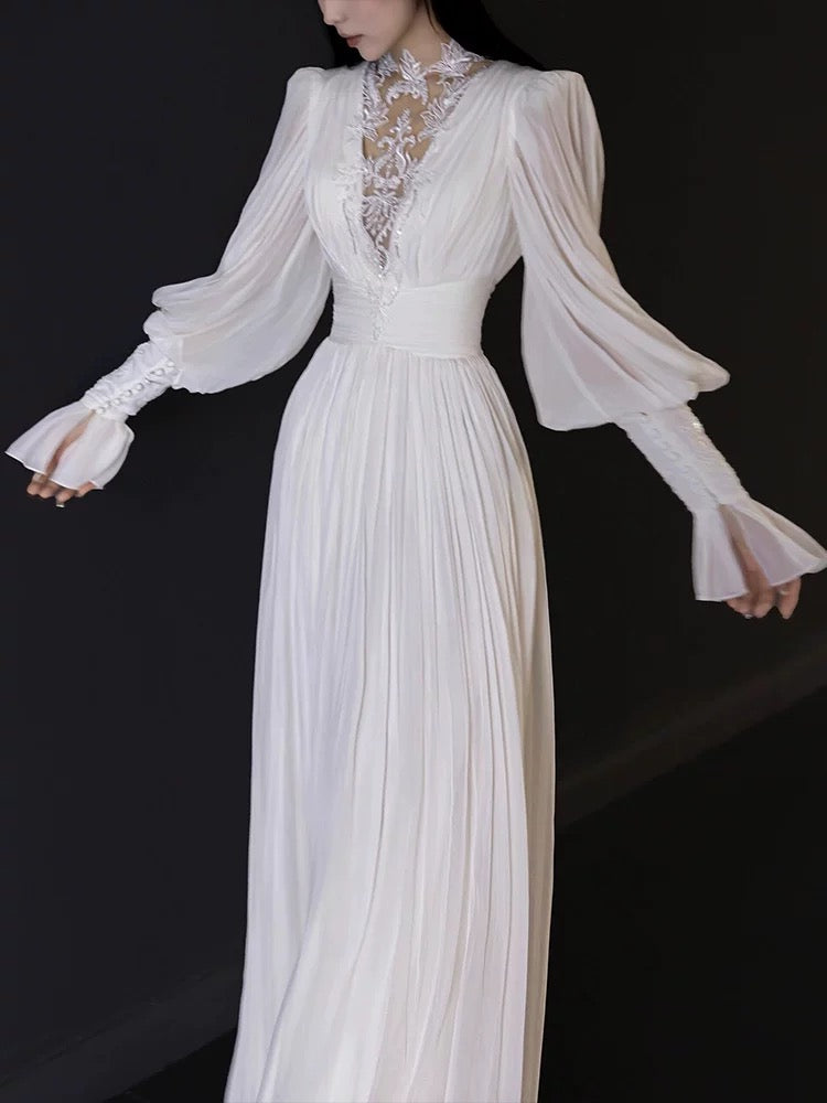 Modest A line V Neck Chiffon White With Long Sleeves Brides Gown Bridal Dress Long Wedding Dresses RB5548