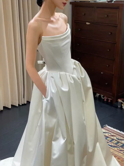 Timeless Ball Gown Strapless White Satin With Ruffle Brides Gown Bridal Dress Floor Length Wedding Dresses RB5555