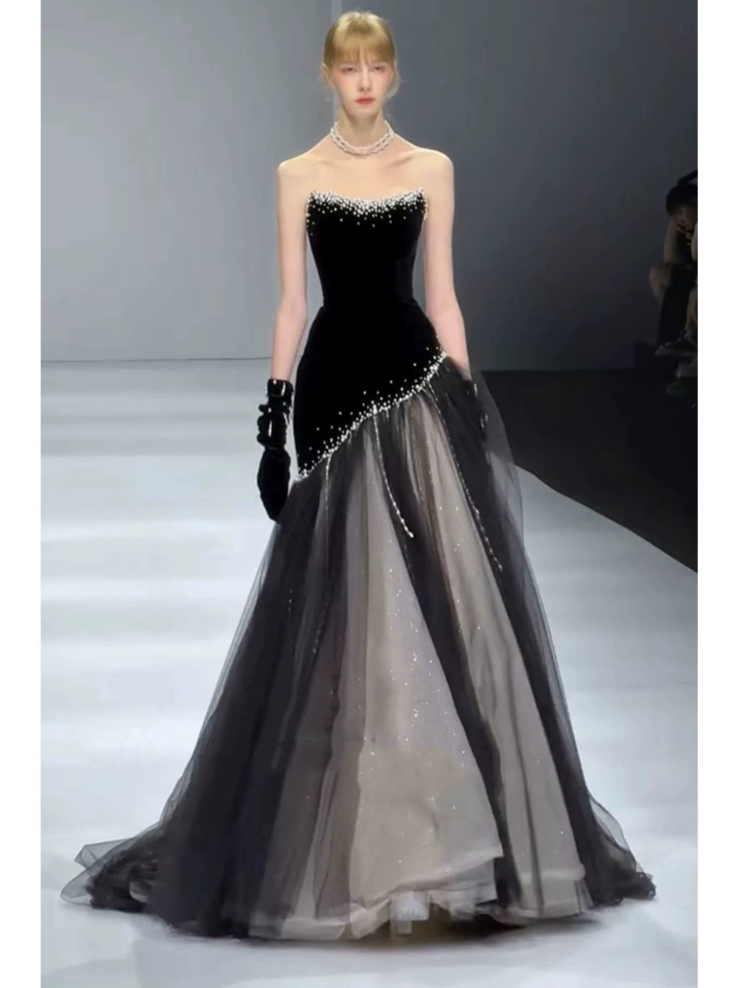 Modest Mermaid Strapless Black Tie Dress Velvet With Gloves Date Night Evening Outfit Formal Prom Dresses RB5321