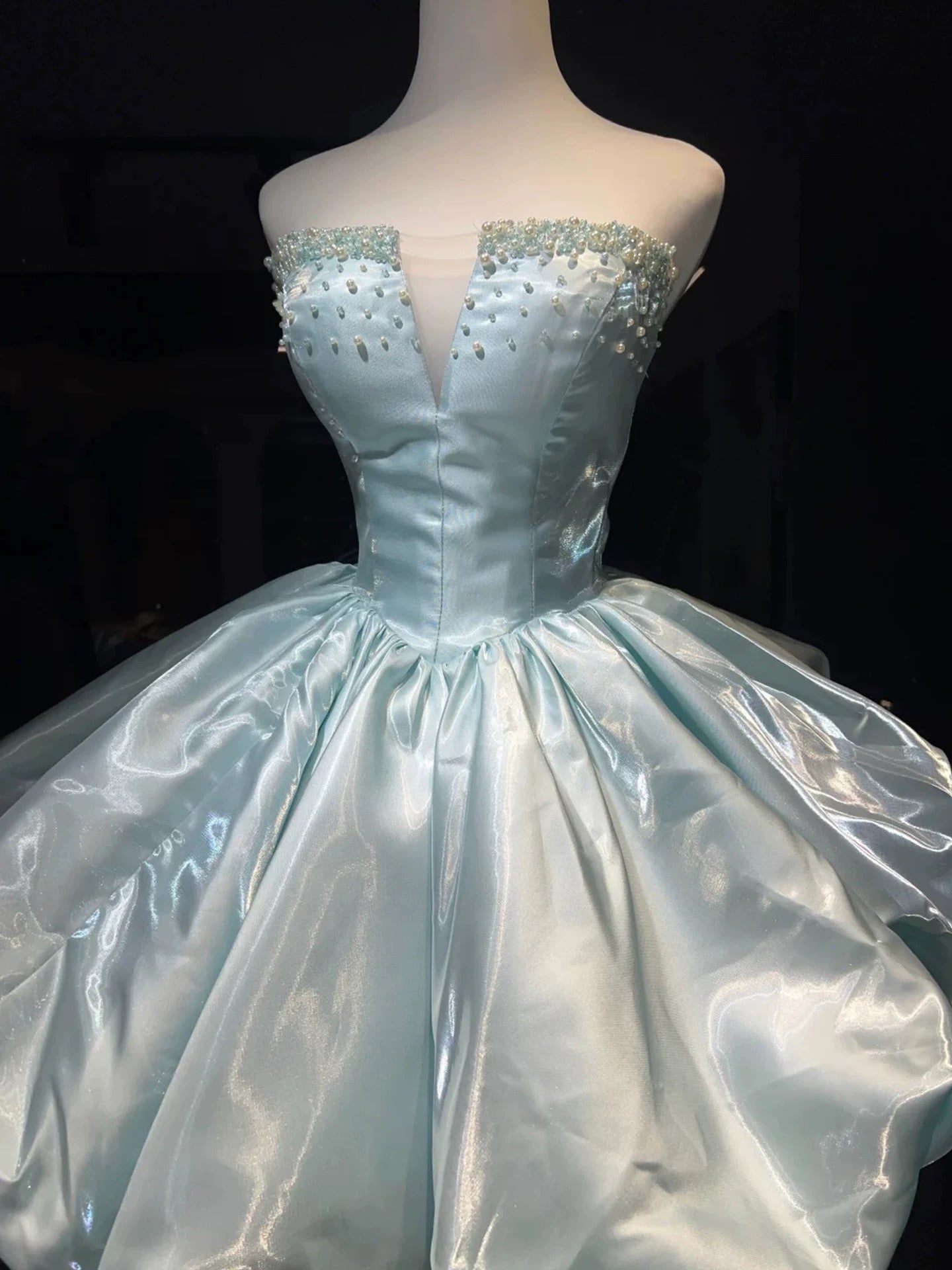 Beautiful Ball Gown Strapless Blue Satin Date Night Outfits Semi Formal Prom Gown Evening Dresses RB5325