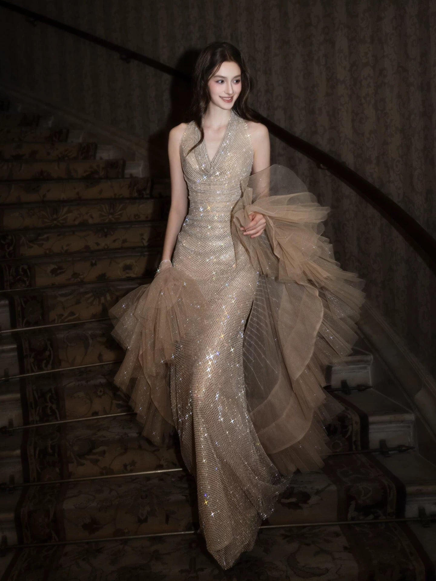 Sparkly Mermaid Halter V Neck Sequined Champagne With Cape Long Date Night Evening Outfit Formal Prom Dresses RB5335