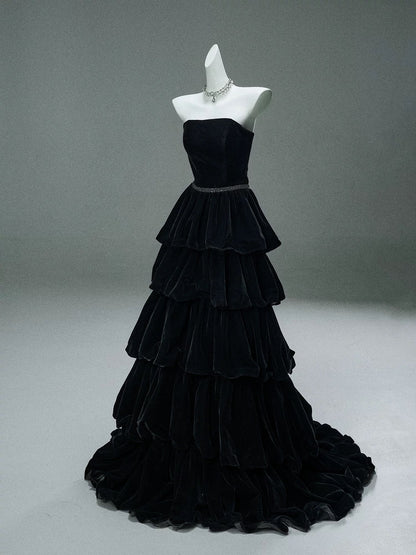 Elegant Ball Gown Strapless Black Velvet With Beaded Date Night Outfits Semi Formal Prom Gown Evening Dresses RB5532