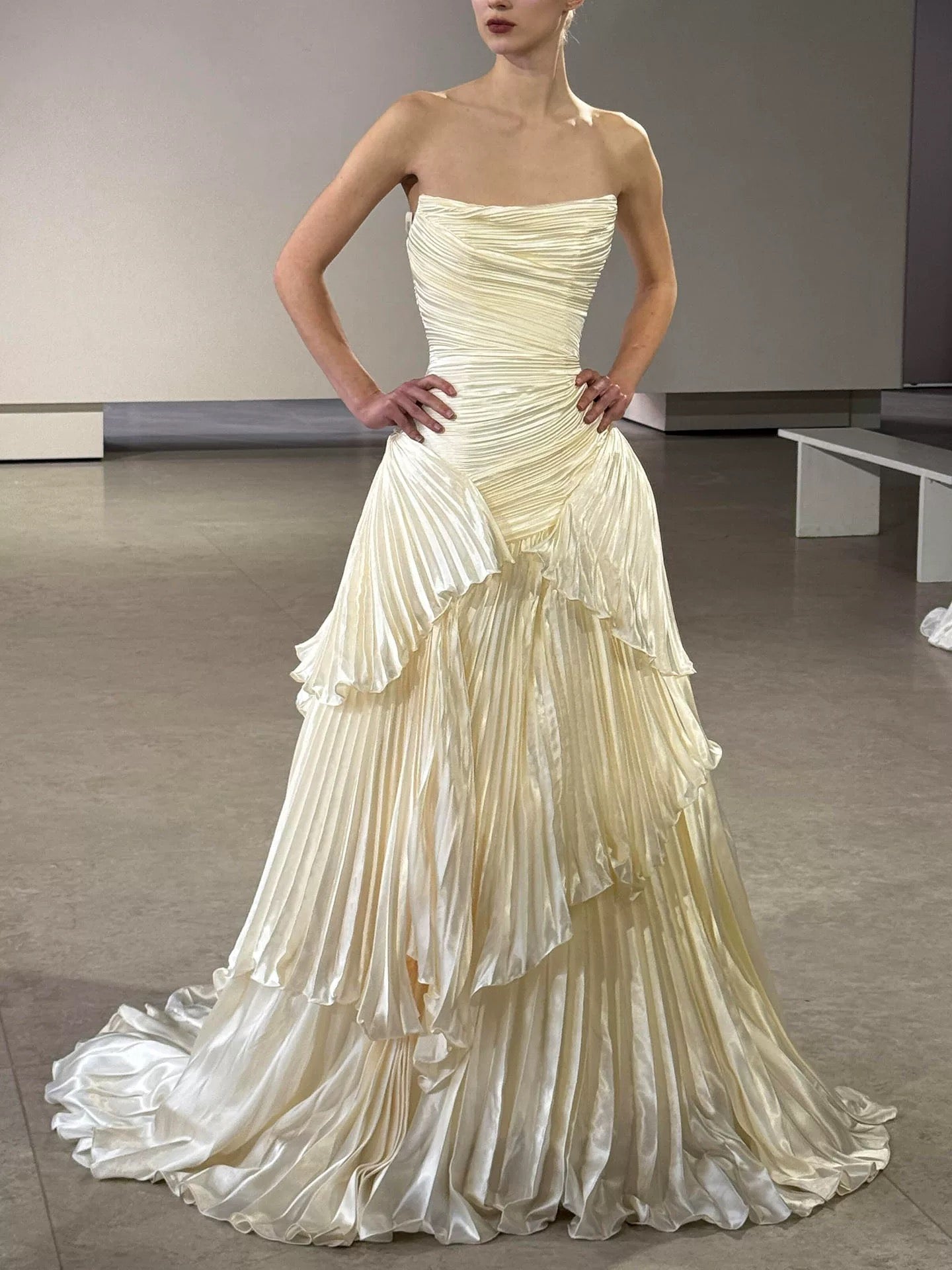 Vintage Wedding Dresses Mermaid Strapless Pleated Satin Long Summer Garden Wedding Dress N4119