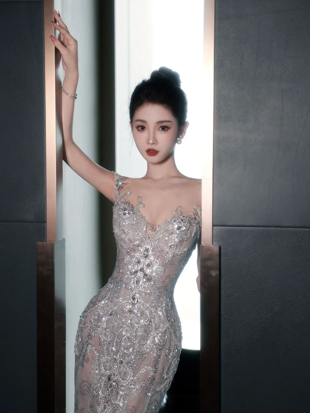 Sparkly Mermaid Wedding Dresses Off The Shoulder Sequins Silver Gray Long Brides Dress Fitted Bridal Gown N1266