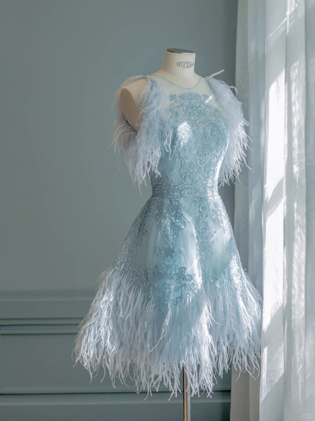Beautiful Ball Gowns Scoop Blue Short With Feathers Graduation High School Party Homecoming Dresses N4471