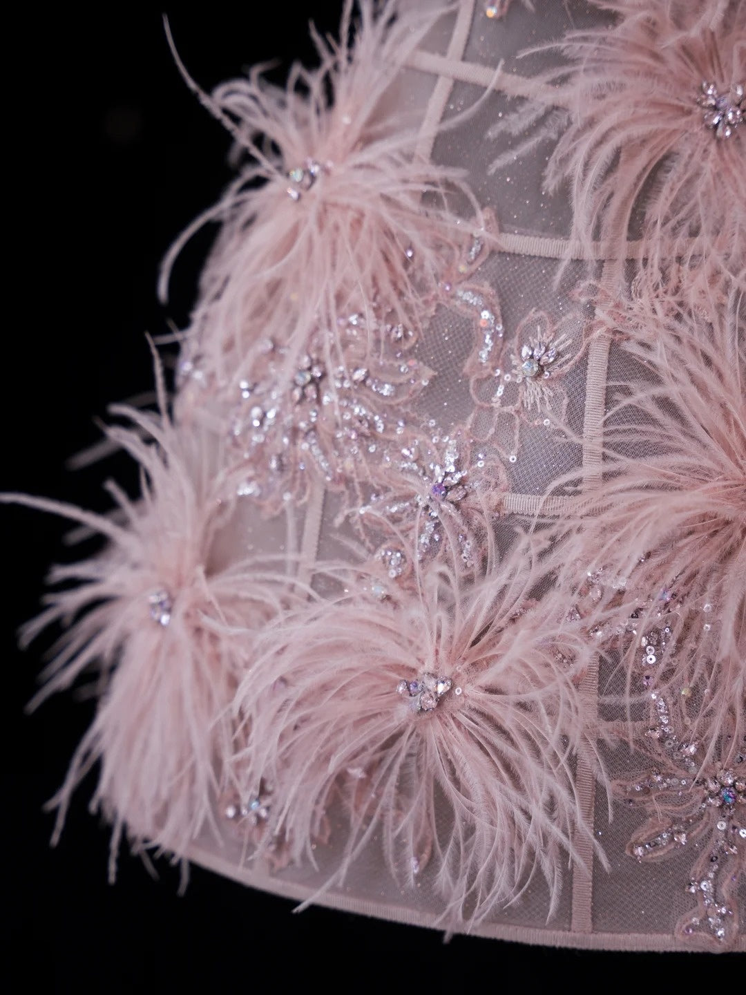 Chic Ball Gown Strapless Short Pink Lace With Feather Appliques Inspo Formal Party Gowns Prom Dresses N150