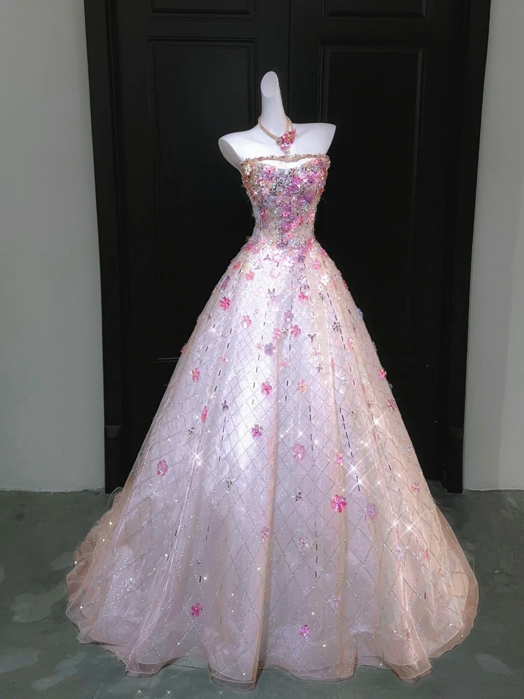 Chic Ball Gown Strapless Pink Sequin With Beaded Crystals Bodice Inspo Formal Party Gowns Prom Dresses N158
