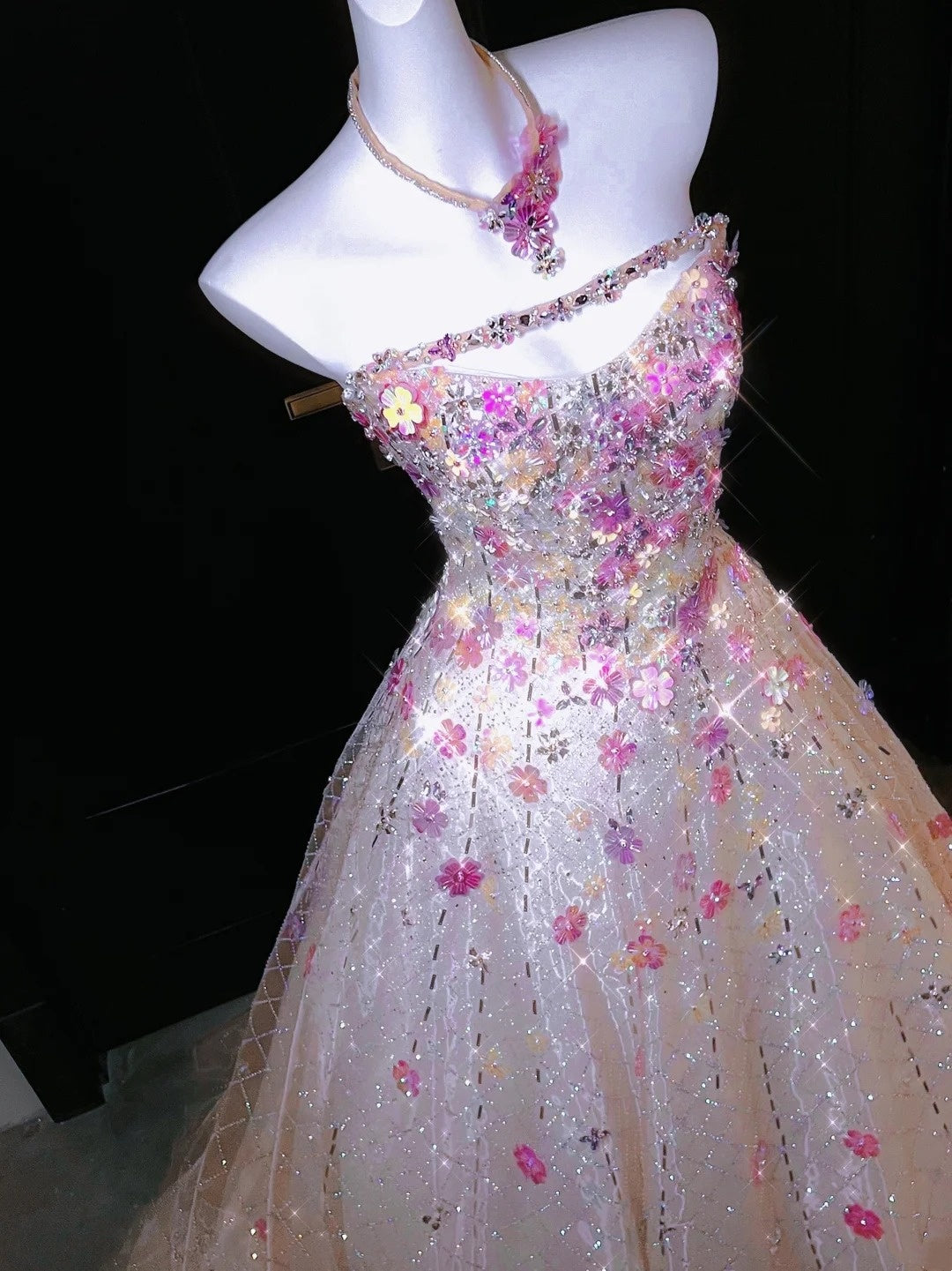 Chic Ball Gown Strapless Pink Sequin With Beaded Crystals Bodice Inspo Formal Party Gowns Prom Dresses N158