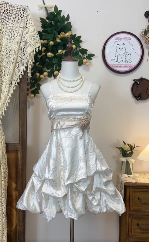Pretty A Line Spaghetti Strap White Satin With Flower Senior Short Graduation High School Homecoming Dresses N4573