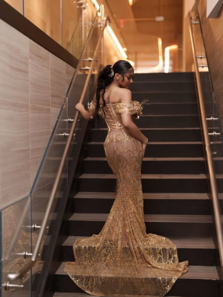 Glittery Mermaid Off The Shoulder Prom Dresses For Black People Girls Gold Sequin Beaded Crystals Long Formal Evening Party Gown N818