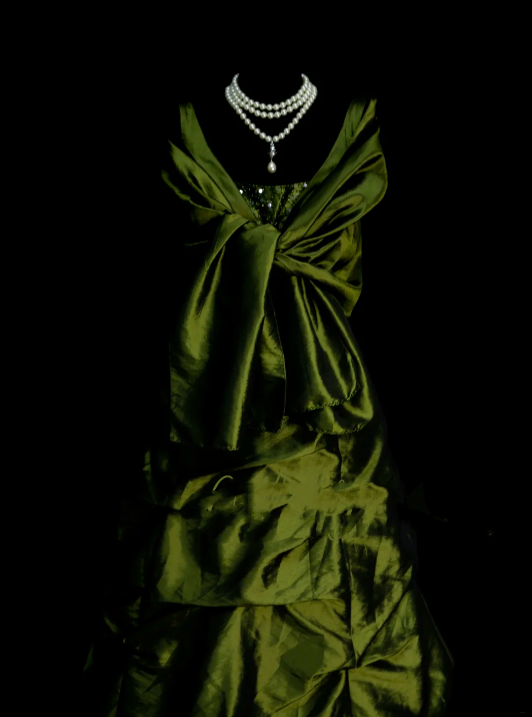 Classy Ball Gown V Neckline Olive Green Taffeta With Beadings Long Prom Dresses Trendy Party Dress For Women OB005