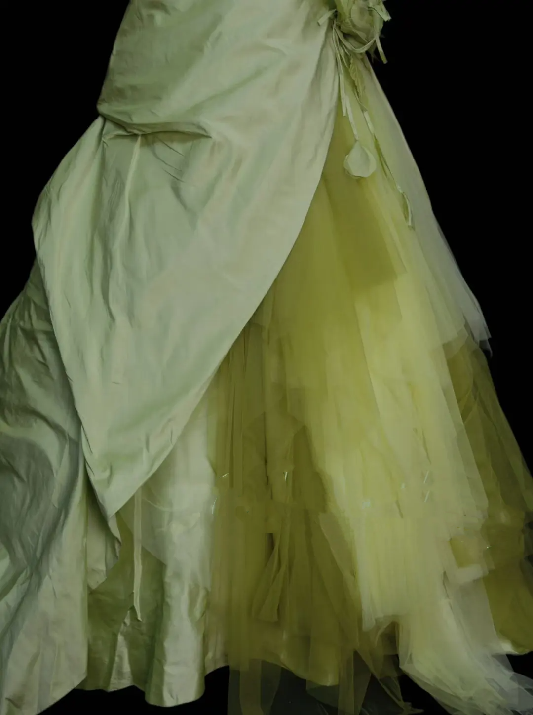 Unique Ball Gown Strapless Sage Green Tulle Satin With Multi Layered Long Quinceanera Dresses Sweet 15 16 Birthday Outfits Gown OB011