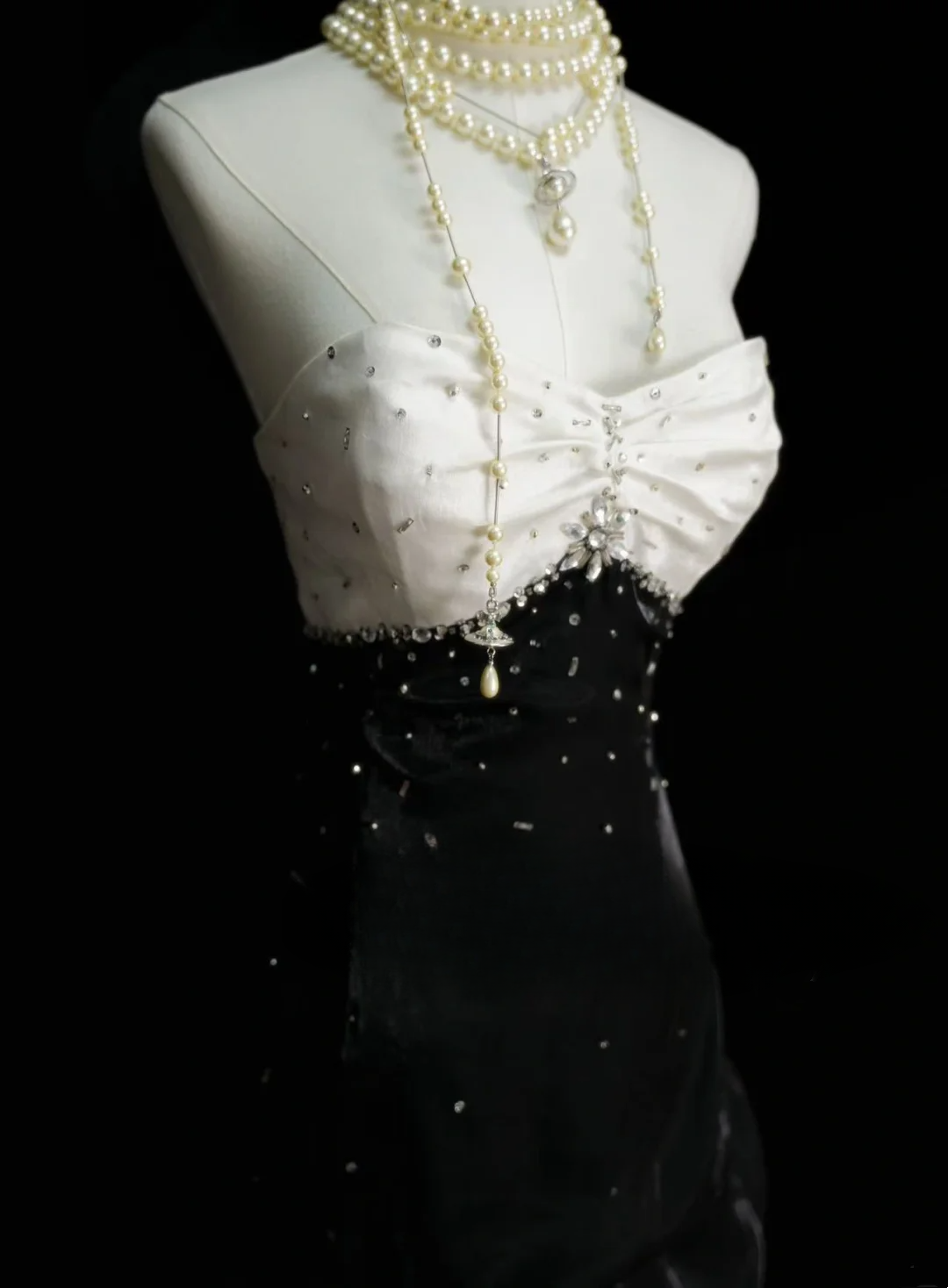 Chic Formal Mermaid Spaghetti Strap White Tops Black Skirt Satin With Beads Style Impress Long Prom Dresses Party Gowns OB033
