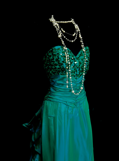 Chic A line Sweetheart Green Satin Pleated With Sequined Bodice Long Prom Dresses Party Dress 18th Birthday Outfits Graduation Dress OB045