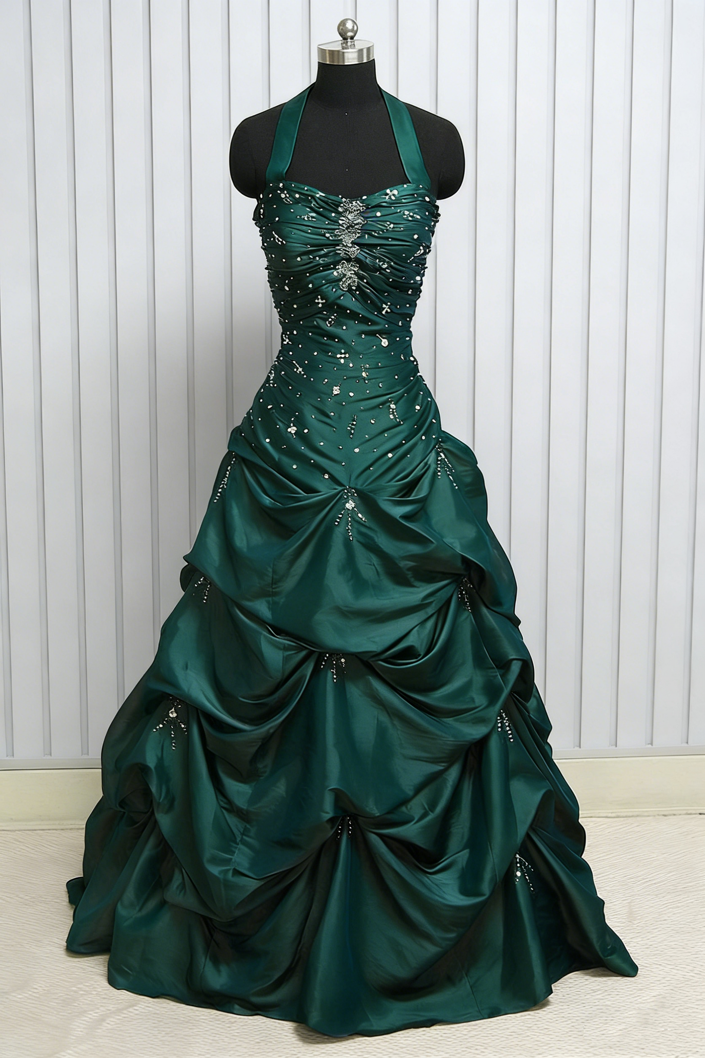 Pretty Ball Gown Halter Grape Prom Dresses Formal Dress 18th Birthday Outfits Prom Gown RA032