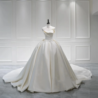 Dream Ball Gown Strapless White Satin Pleated Wedding Dress Styles Long Fairytale Brides Gown Wedding Dresses Ideas RB1054