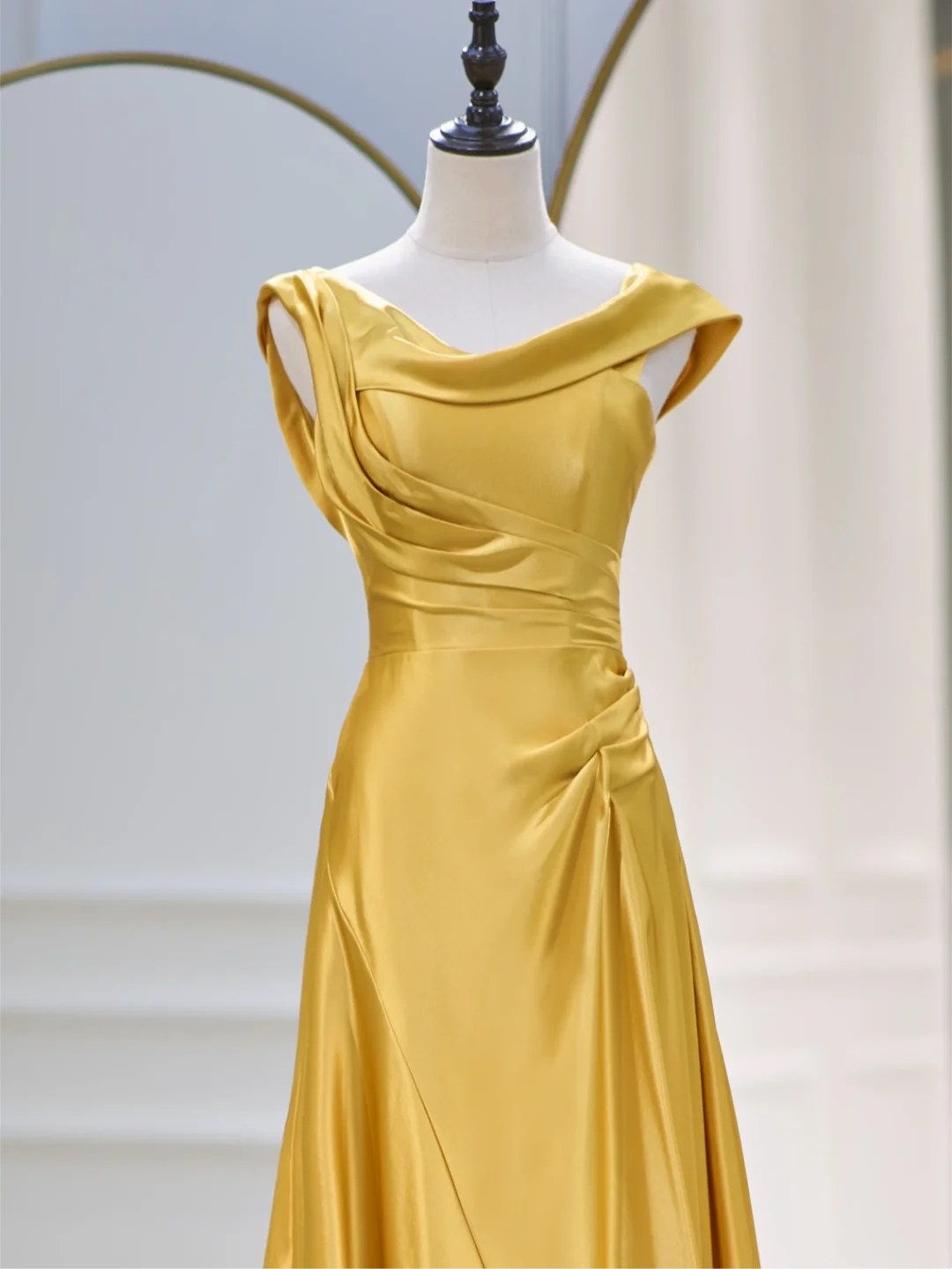 Charming Mermaid Cowl Neck Yellow Satin Prom Dresses Long 18th Birthday Outfit Senior High School Dance Party Dress RB1061