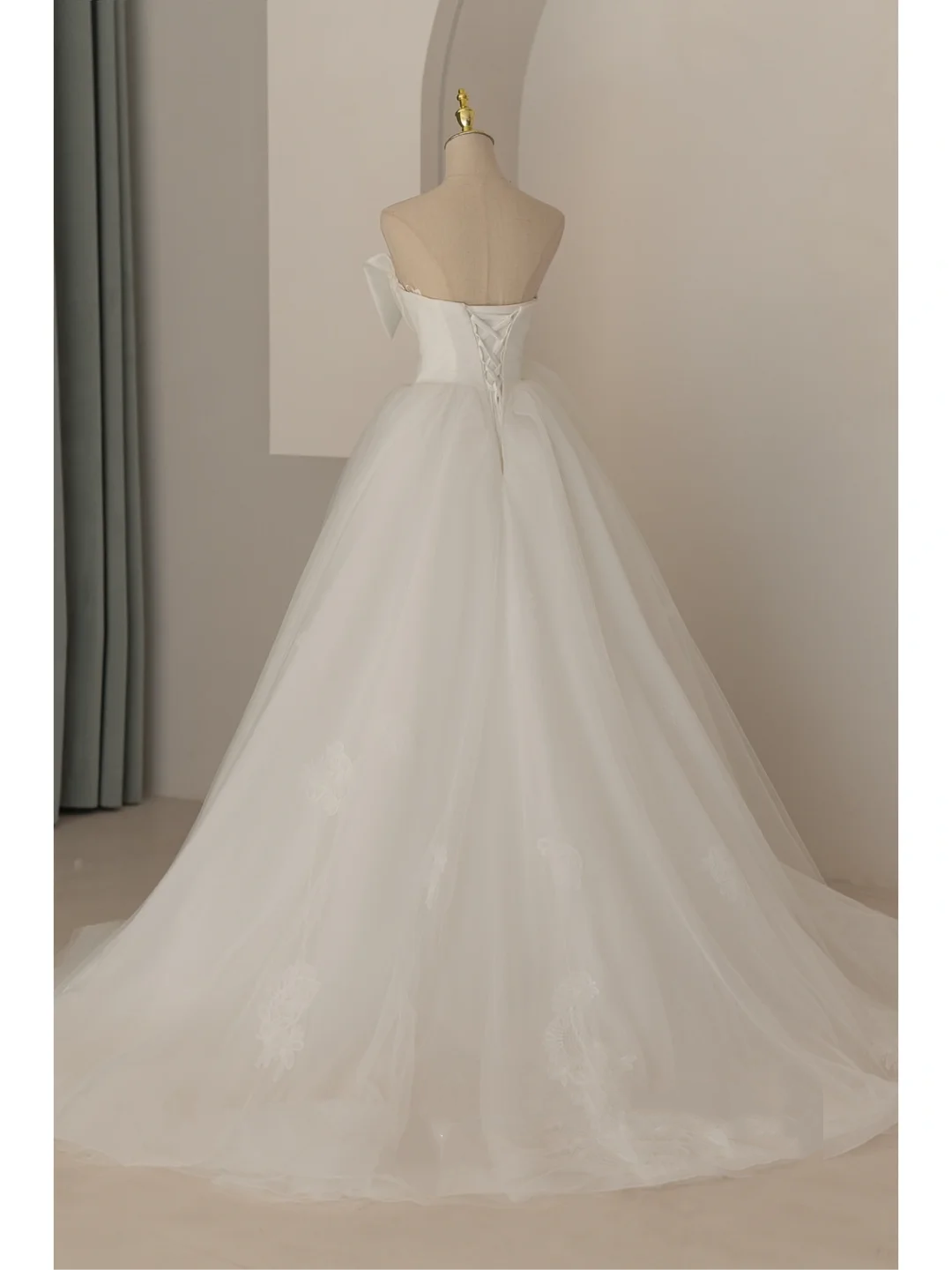 Elegant Modest Ball Gown Strapless Sleeveless White Wedding Dress Styles Long Bridal Gown Wedding Gowns RB1065