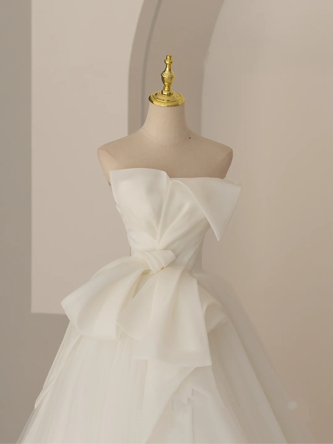 Elegant Modest Ball Gown Strapless Sleeveless White Wedding Dress Styles Long Bridal Gown Wedding Gowns RB1065