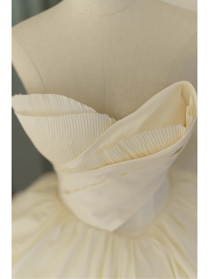 Dreamy Ball Gown Sweetheart White Fitted Satin Ruffles Corset Plus Size Wedding Dress Bridal Gowns Wedding Dresses With Train RB1081