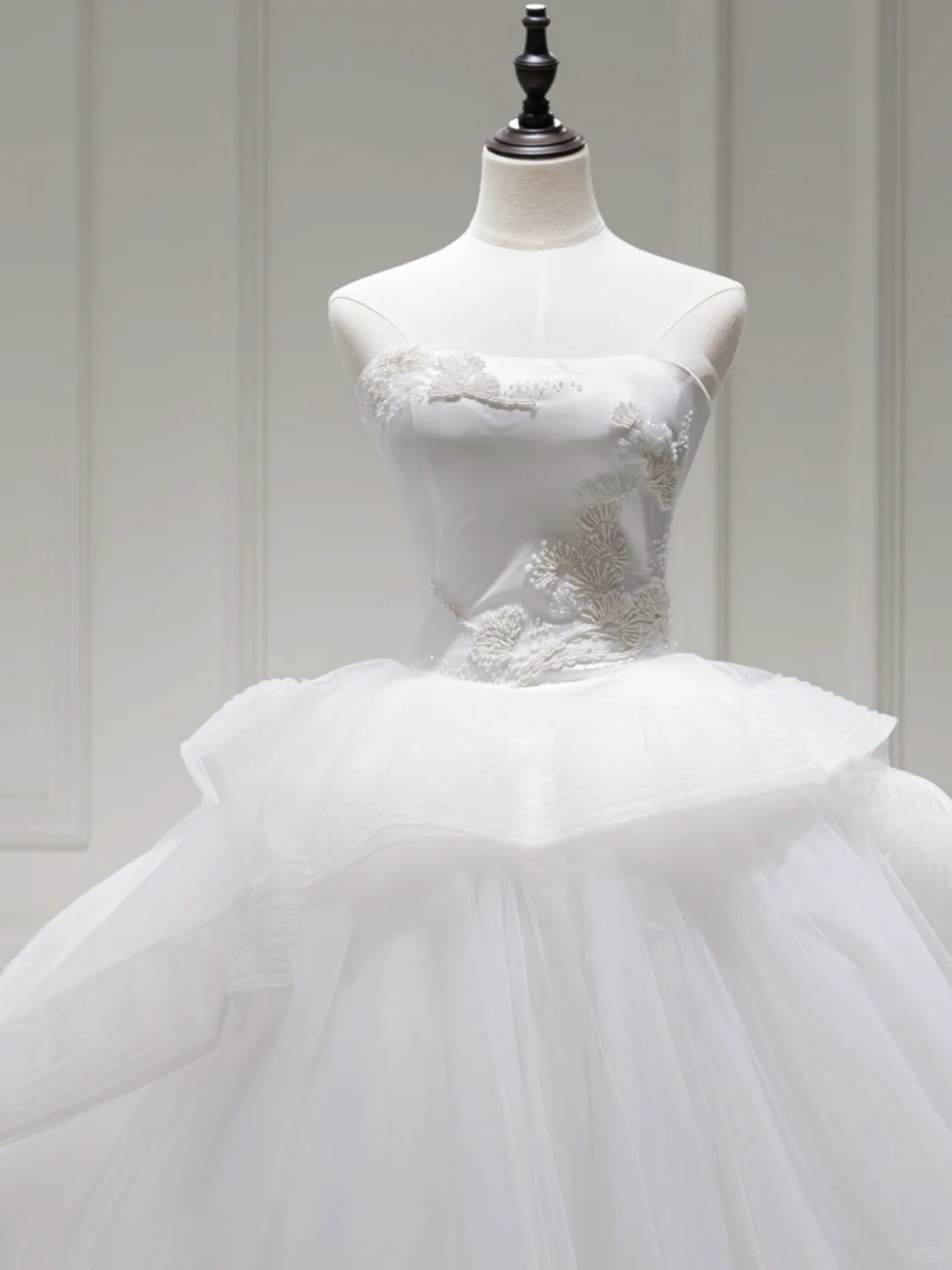 Elegant Modest Ball Gown Strapless Sleeveless White Lace Corset Wedding Dress Styles Long Bridal Gown Wedding Gowns RB1095