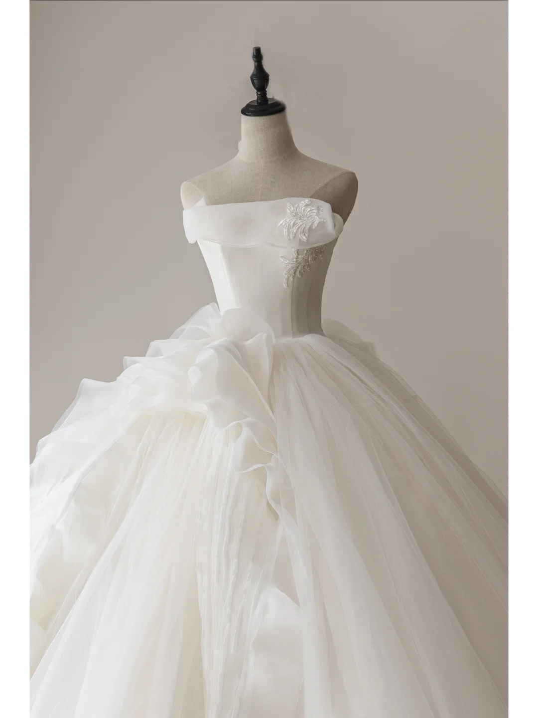 Elegant Modest Ball Gown Strapless Fitted White Lace Corset Wedding Dress Styles Long Bridal Gowns Wedding Dresses RB1103