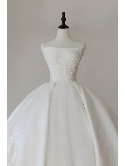 Elegant Modest Ball Gown Strapless Fitted White Appliques Corset Wedding Dress Styles Long Bridal Gowns Wedding Dresses RB1113