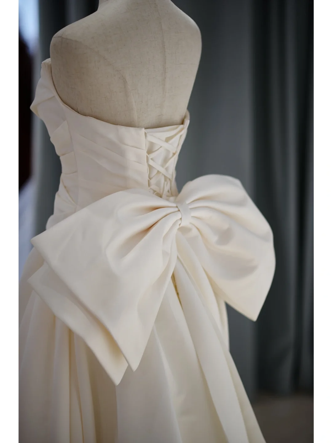 Elegant Modest Mermaid Sweetheart Satin Pleated Wedding Dress Styles Long Bridal Gown Wedding Gowns RB1114