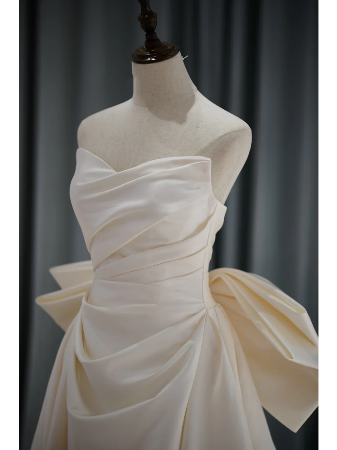 Elegant Modest Mermaid Sweetheart Satin Pleated Wedding Dress Styles Long Bridal Gown Wedding Gowns RB1114
