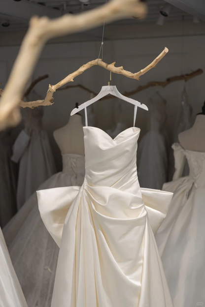 Modest Mermaid Sweetheart Satin Pleated Off White Wedding Dress With Bow Long Bridal Gown Wedding Gowns RB1211