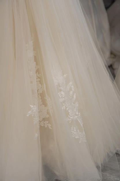 Charming Ball Gown Off The Shoulder Short Sleeves Fitted Lace Corset Wedding Dress Long Bridal Gown Wedding Dresses RB1212